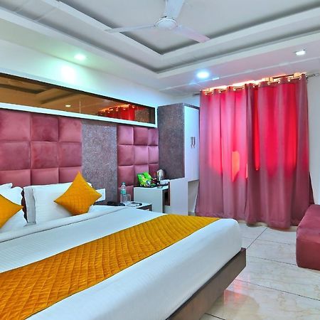 Hotel Bella Vista- Нью-Дели Экстерьер фото